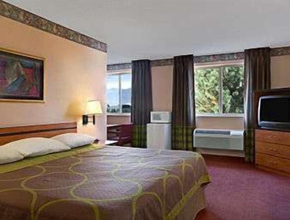 Suite, King Bed