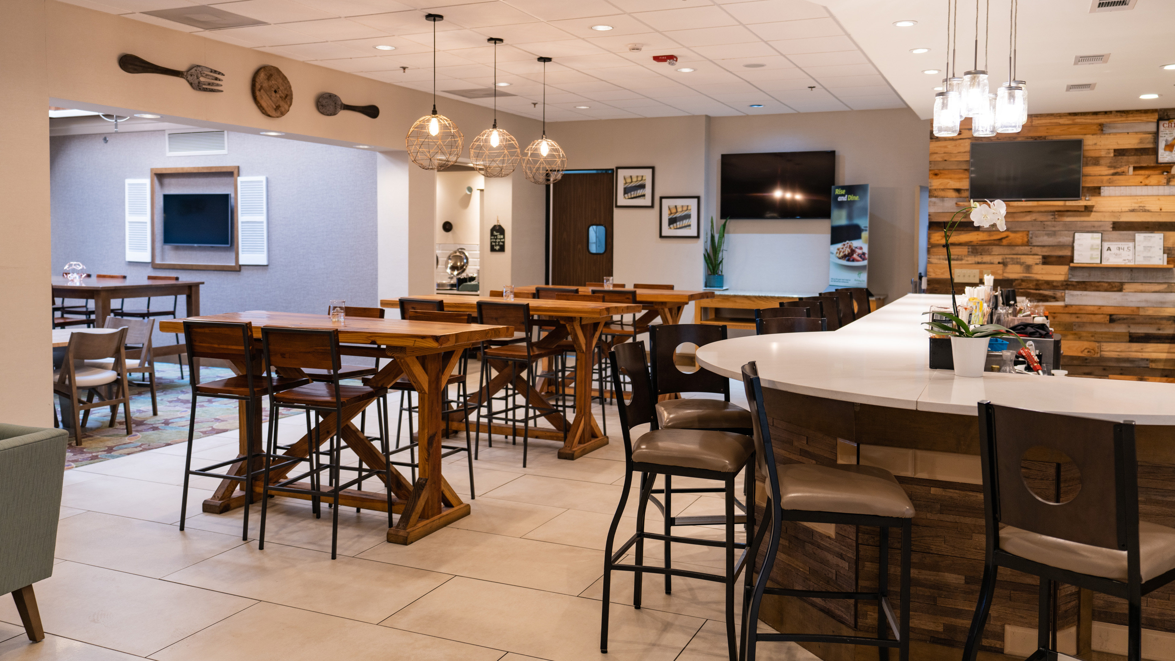 Holiday Inn Greenville 24/39