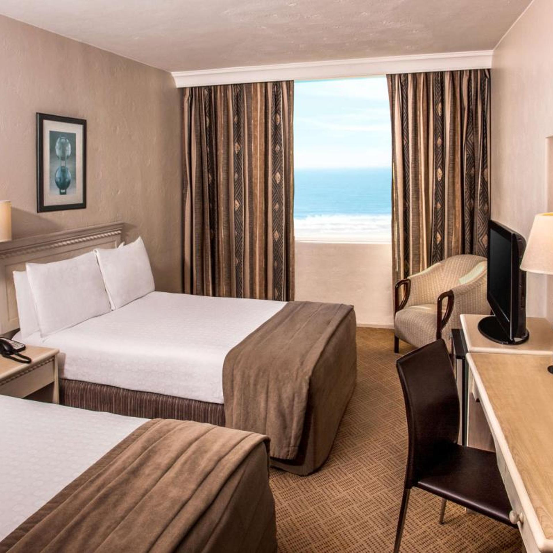 Standard, 2 Double Beds, Lateral Side Sea View