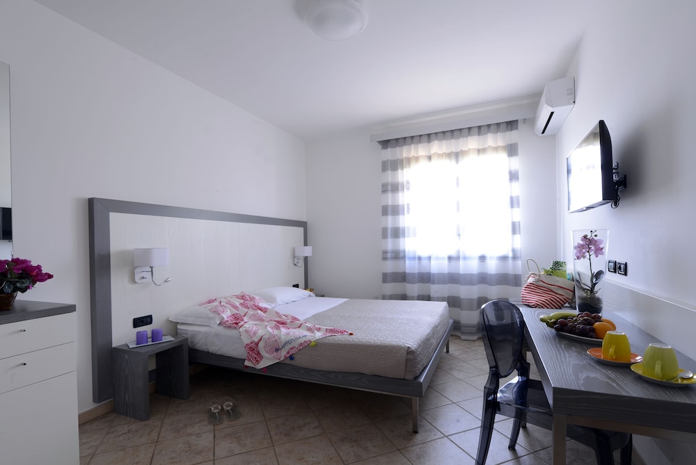 Oasis Hotel Residence and Resort 8/46