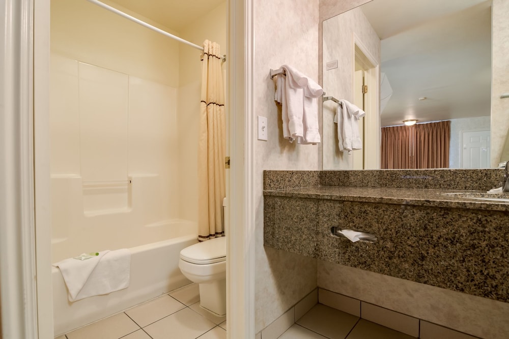 St George Inn Suites 25/67