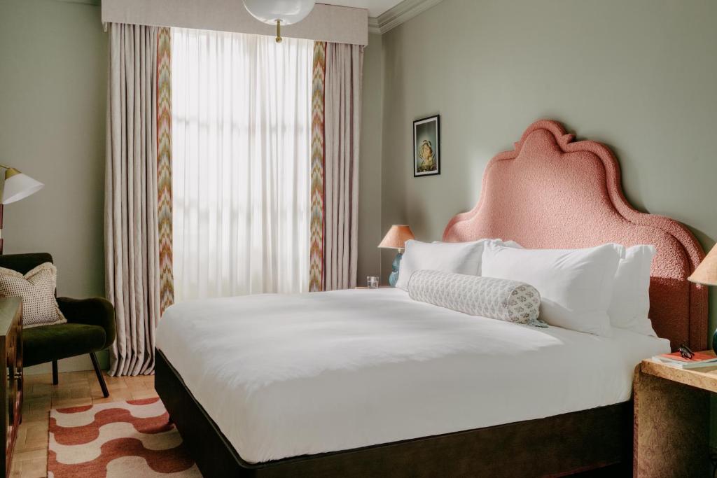 Roomy