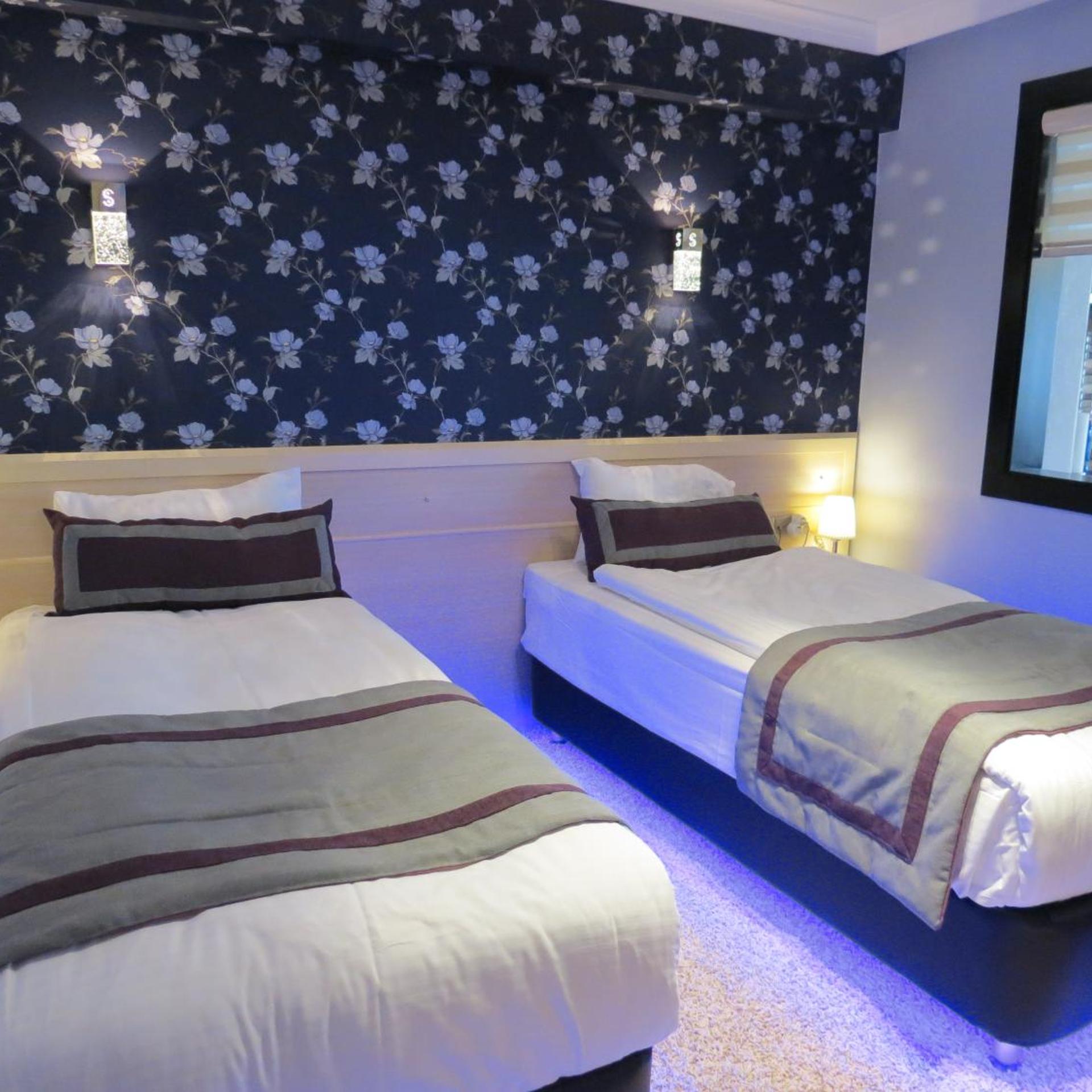 Suite, Twin Beds