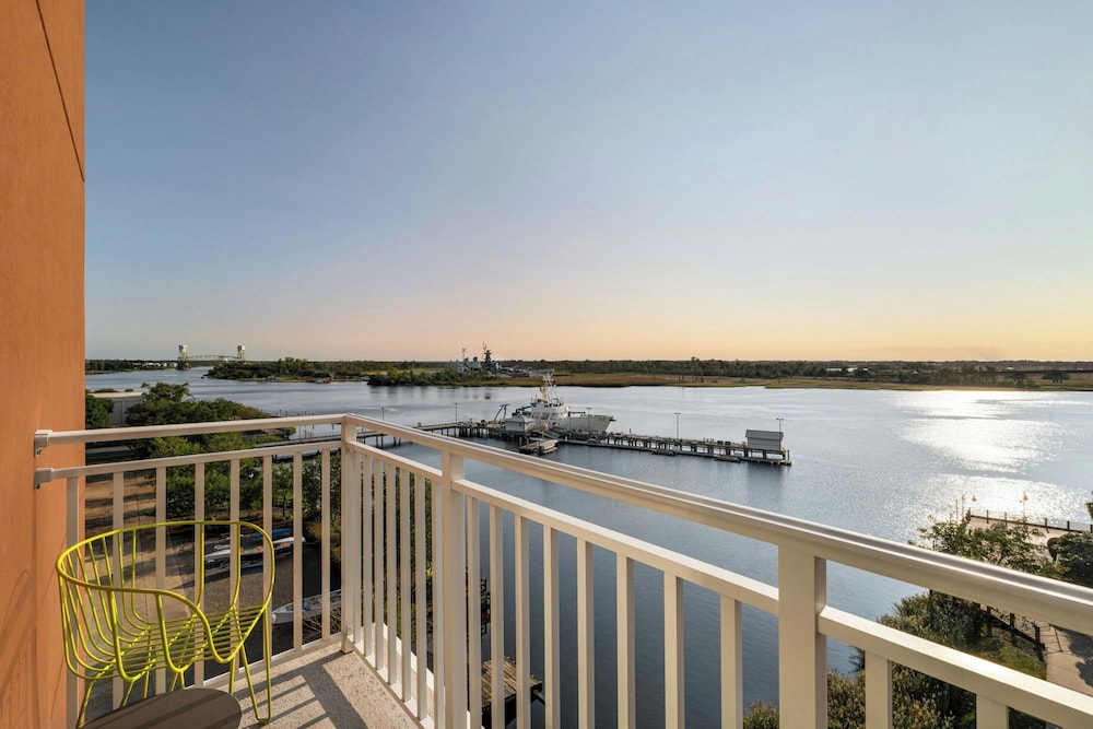 Aloft Wilmington at Coastline Center 46/50
