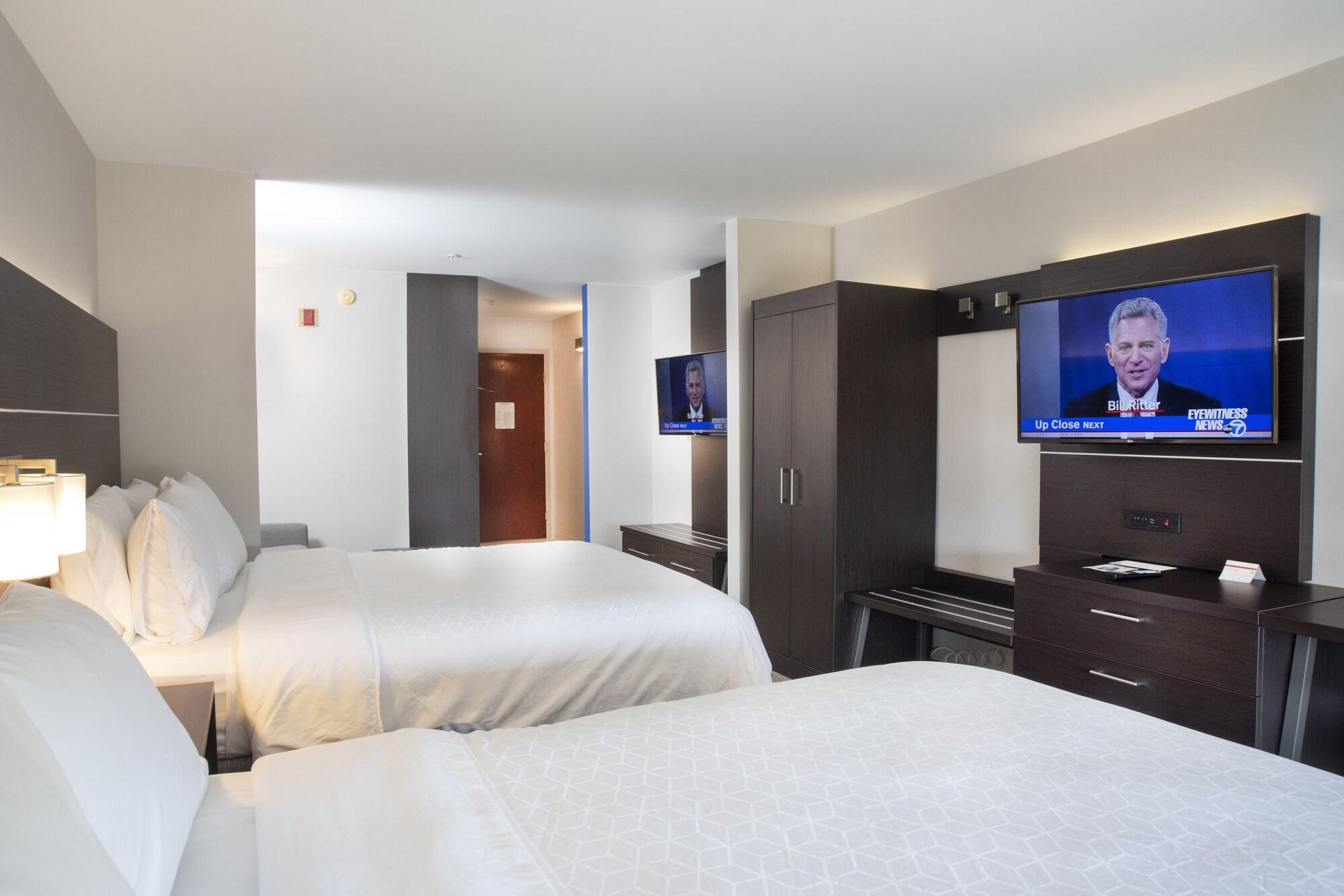 Suite, Multiple Beds