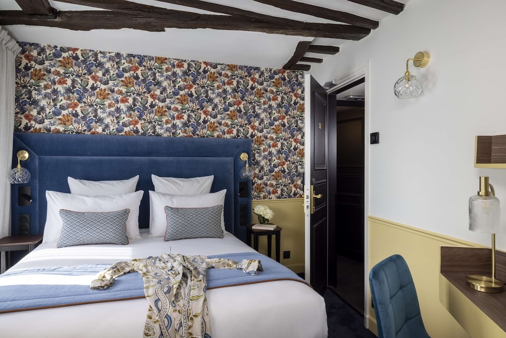 SUPERIOR, DOUBLE BED