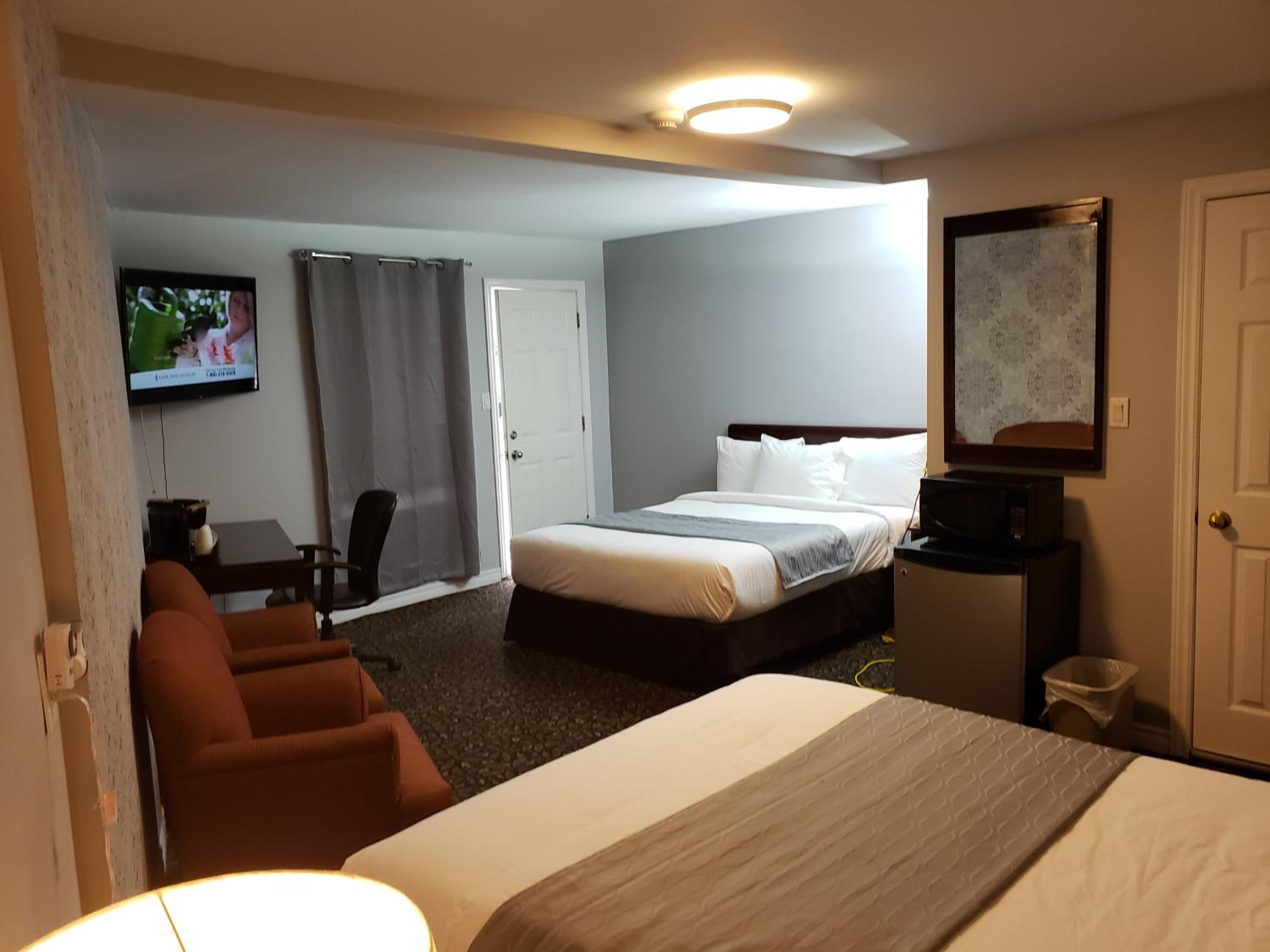 Regency Inn & Suites 14/33