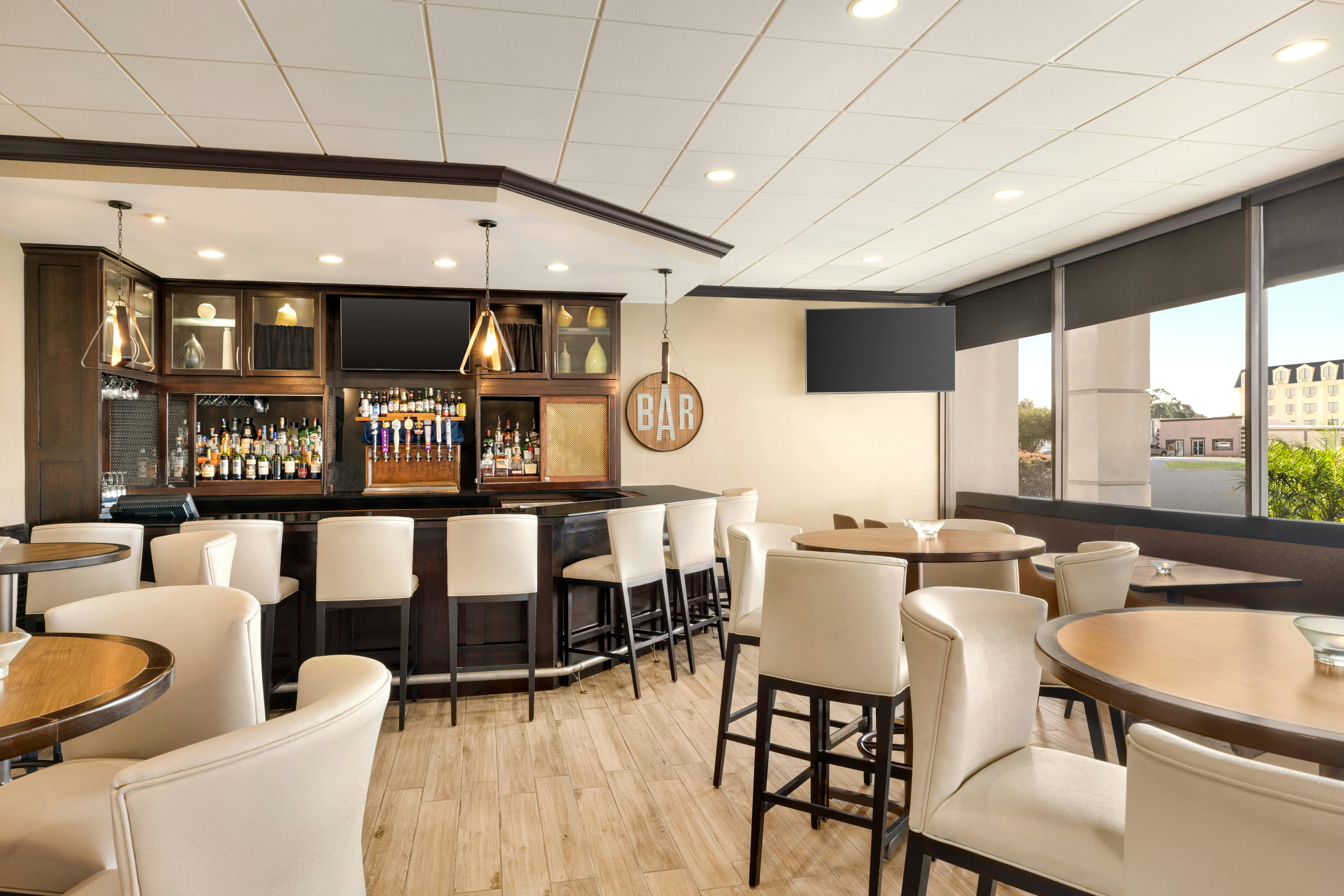Doubletree By Hilton New Orleans Airport 32/58