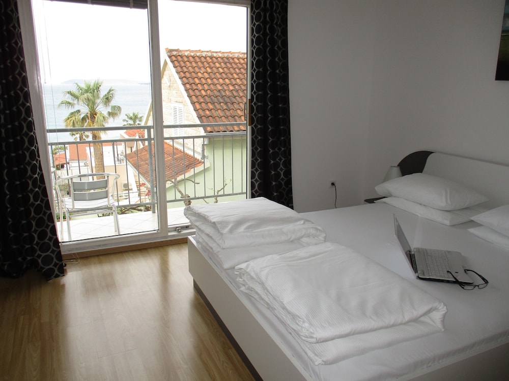 ROOM, DOUBLE BED, SEA VIEW