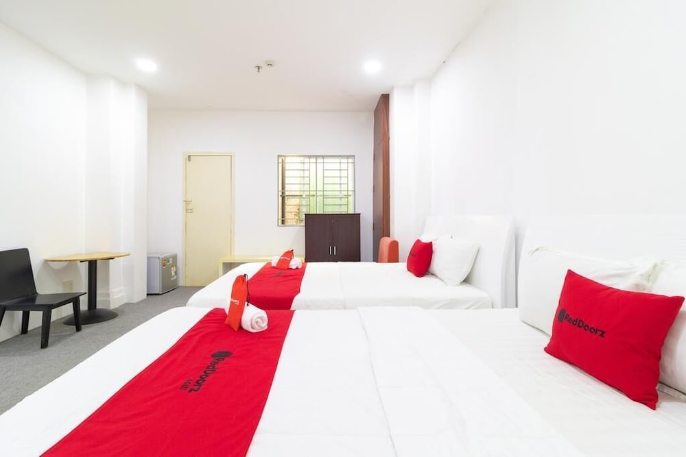 Roomatsaigon 6/24