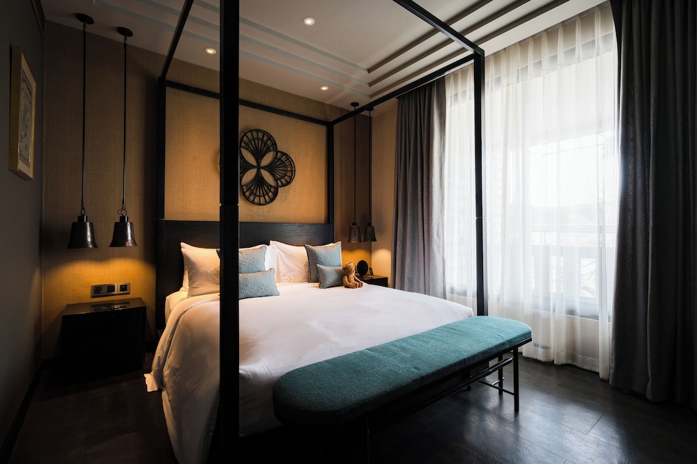 SUITE, RIVER VIEW