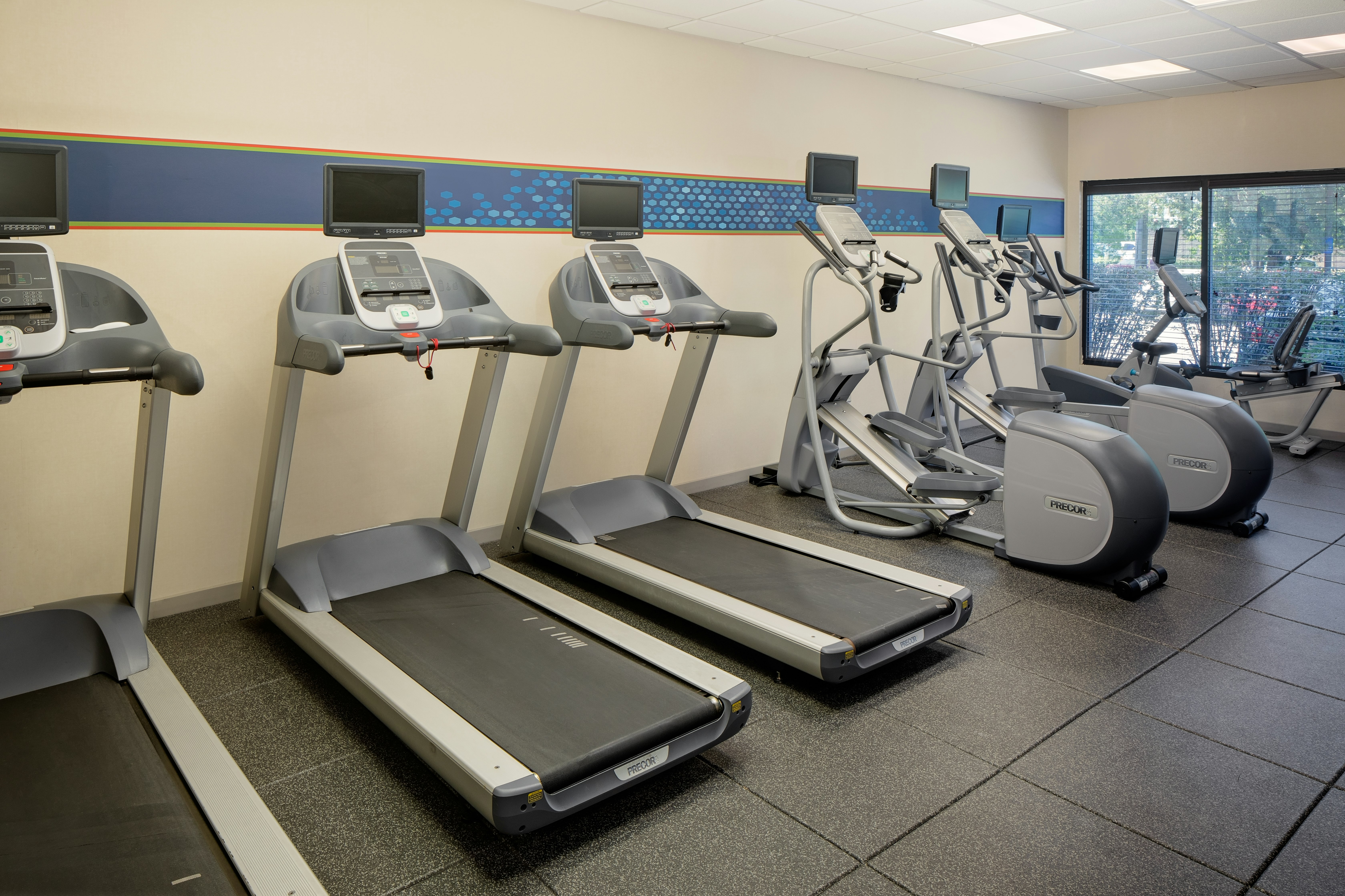 Hampton Inn & Suites Nashville-Airport 33/75