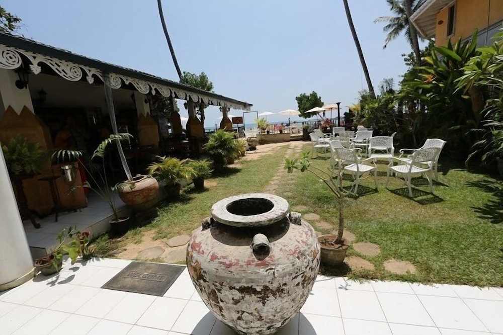 The Villa Hotel 37/42