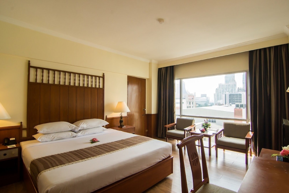 Bangkok Palace Hotel 32/75