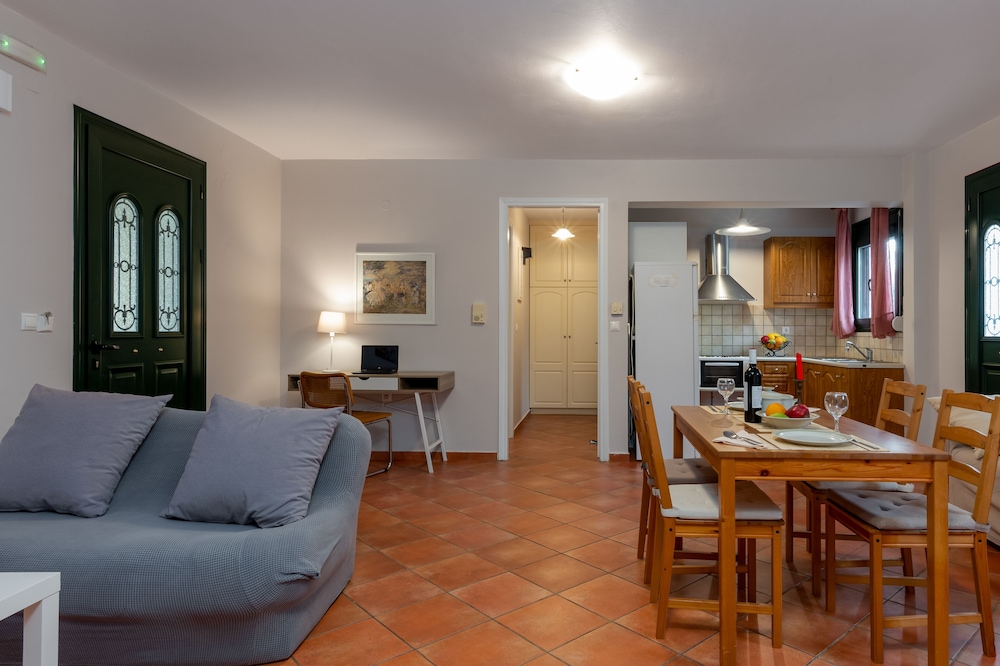 Koxyli Village Studios &amp; Apartments 26/50