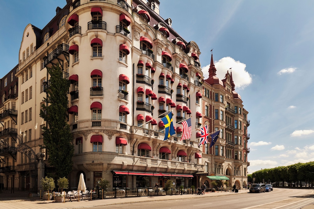 Diplomat Hotel 2/80