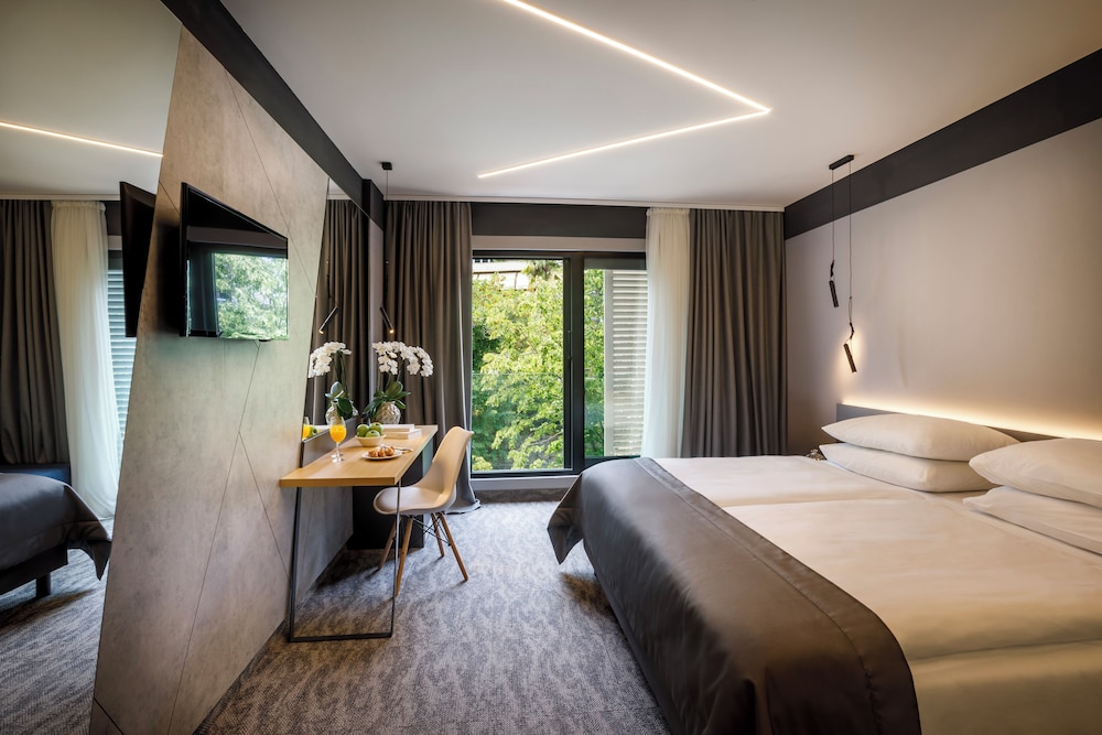 Hotel Istra 7/63