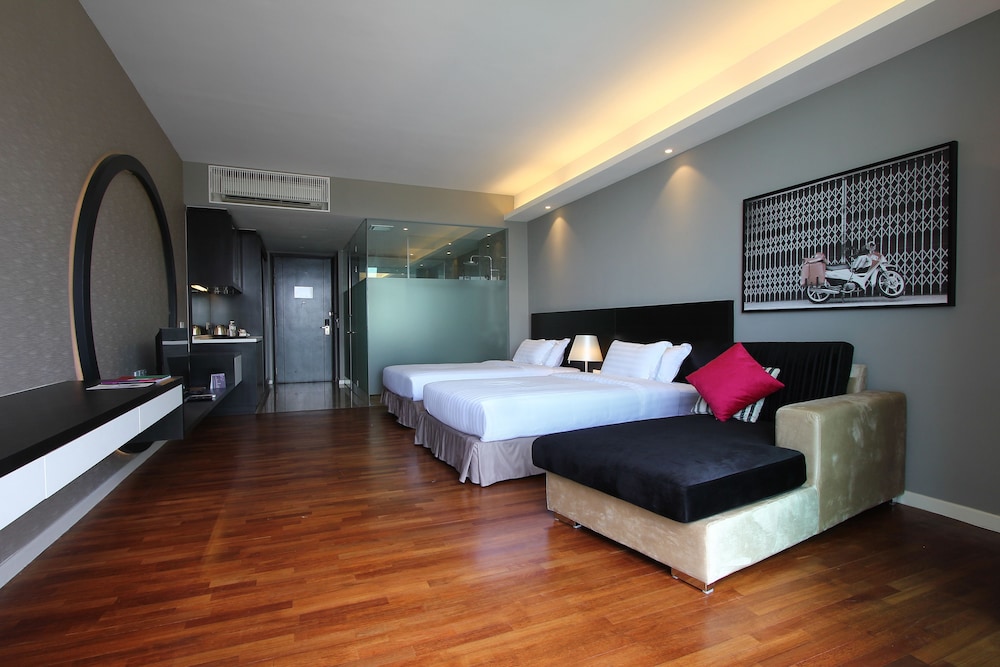 The Shore Hotel & Residences 13/65