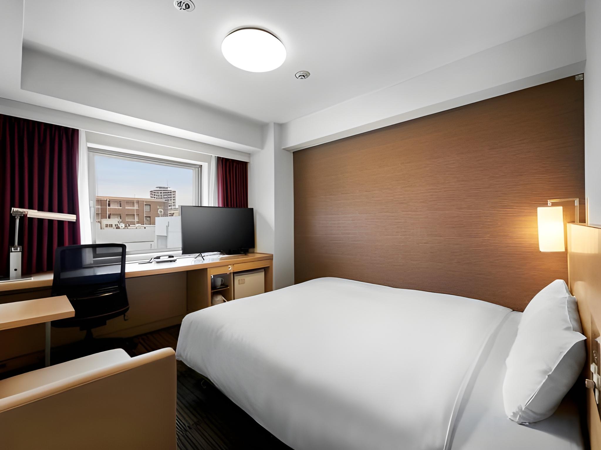 Deluxe, Queen Bed, Smoking
