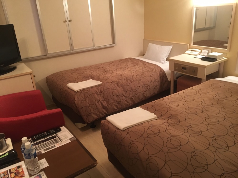 White, Twin Beds, Small