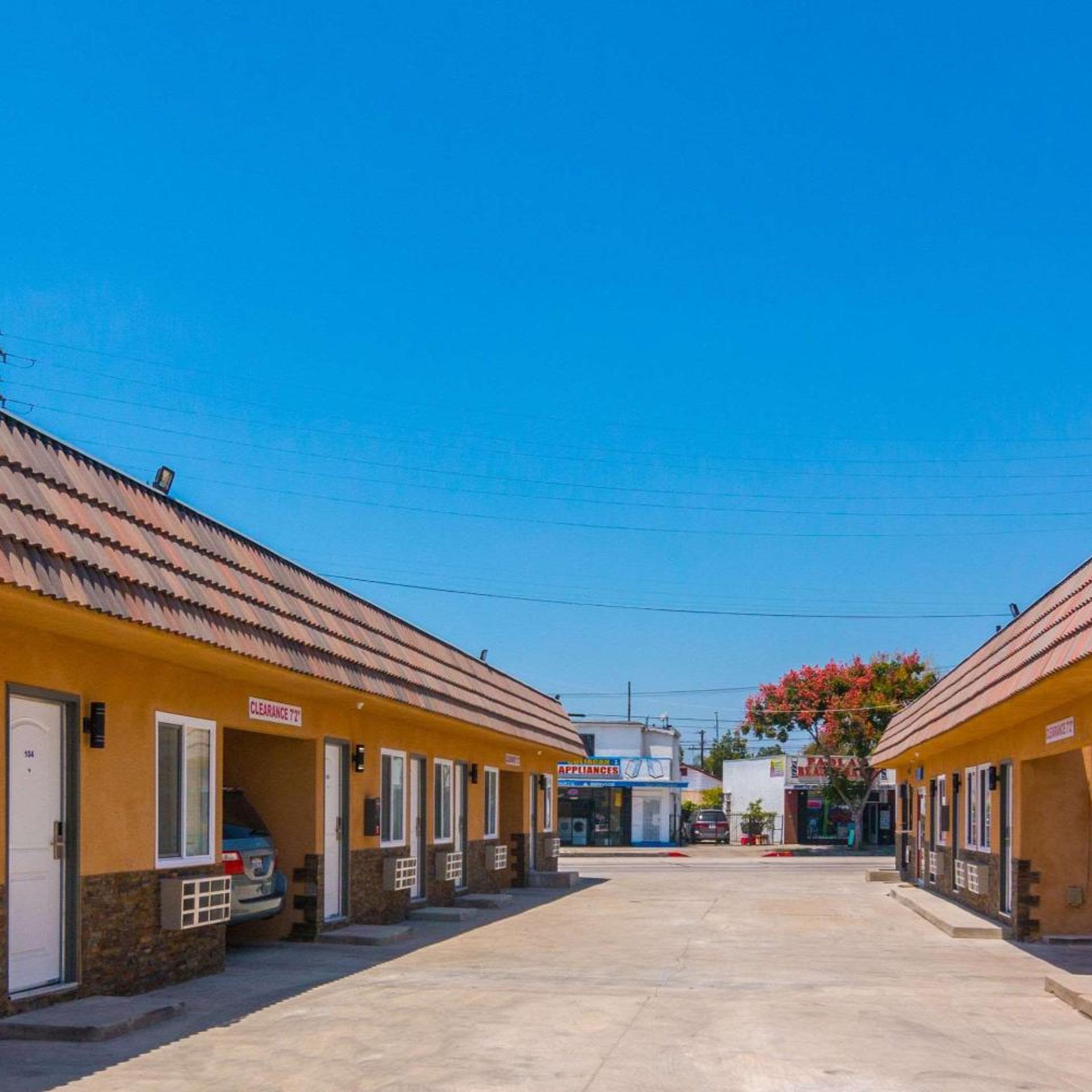 Rodeway Inn & Suites 15/19