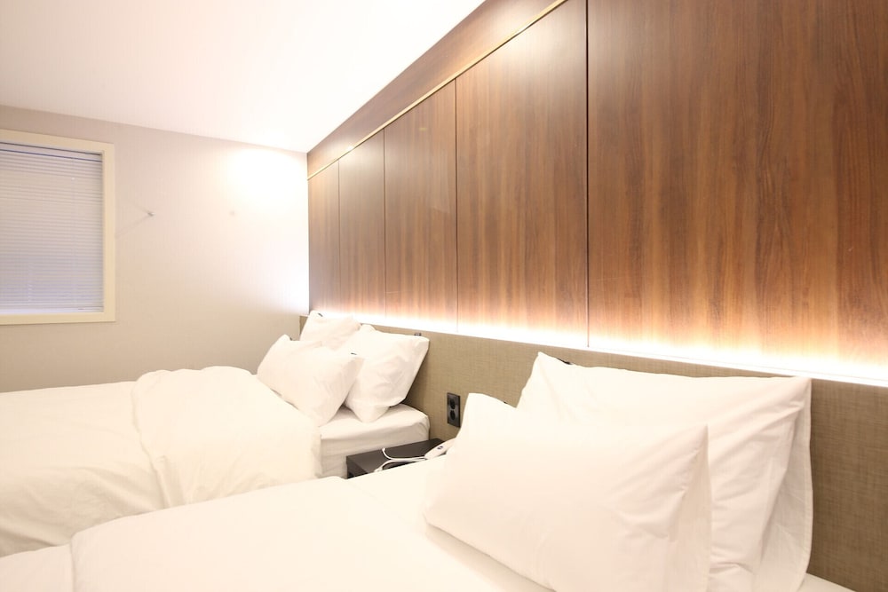 Hotel Tomgi 12/99