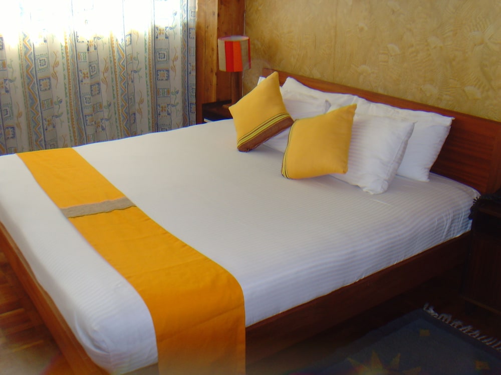 Kenya Comfort Hotel 9/69
