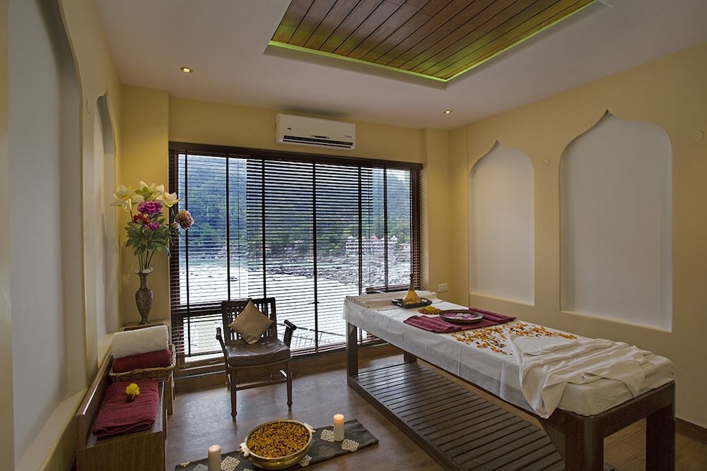 Laxman Jhula Divine Resort 23/49