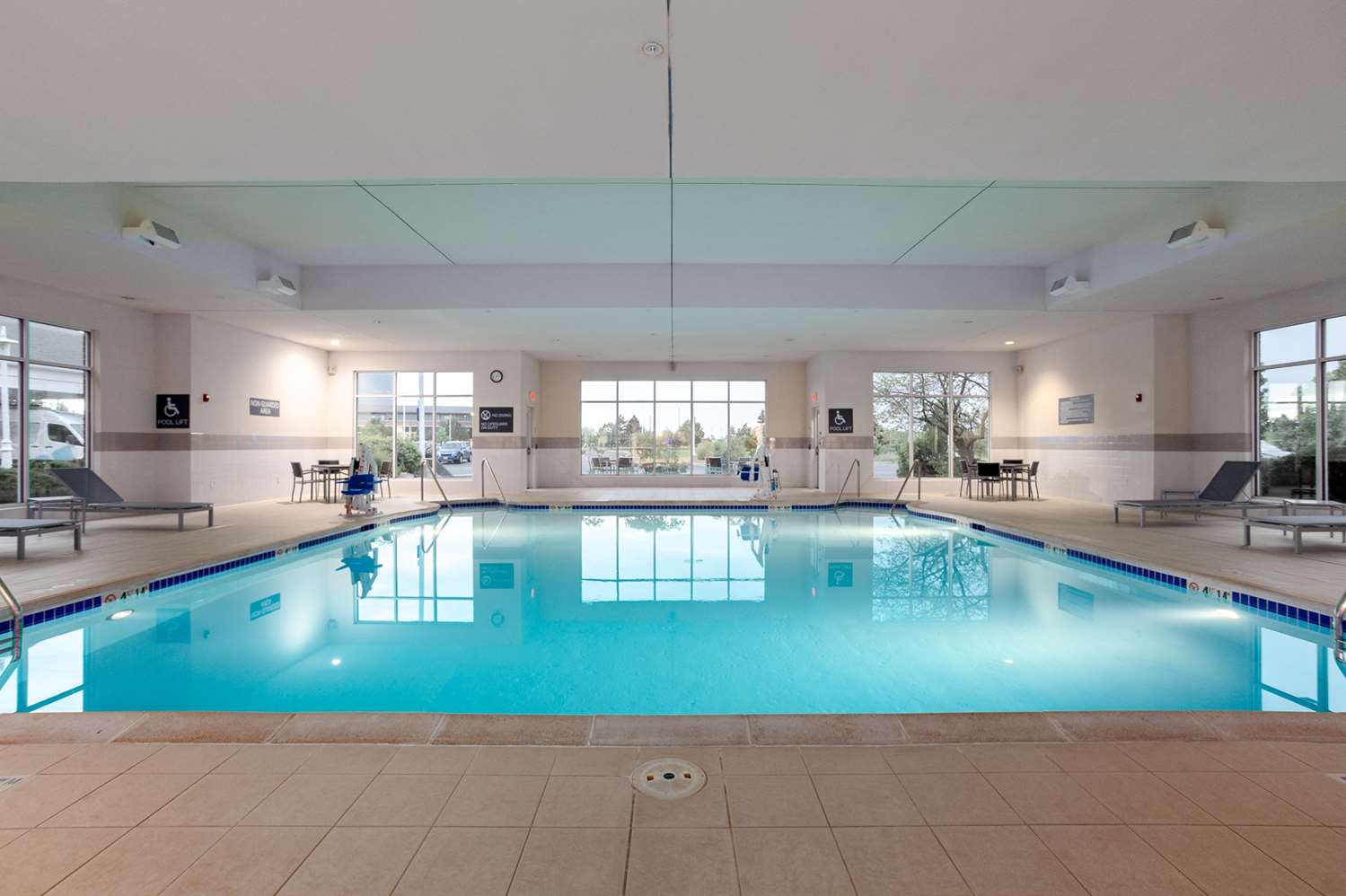 swimming pool spa