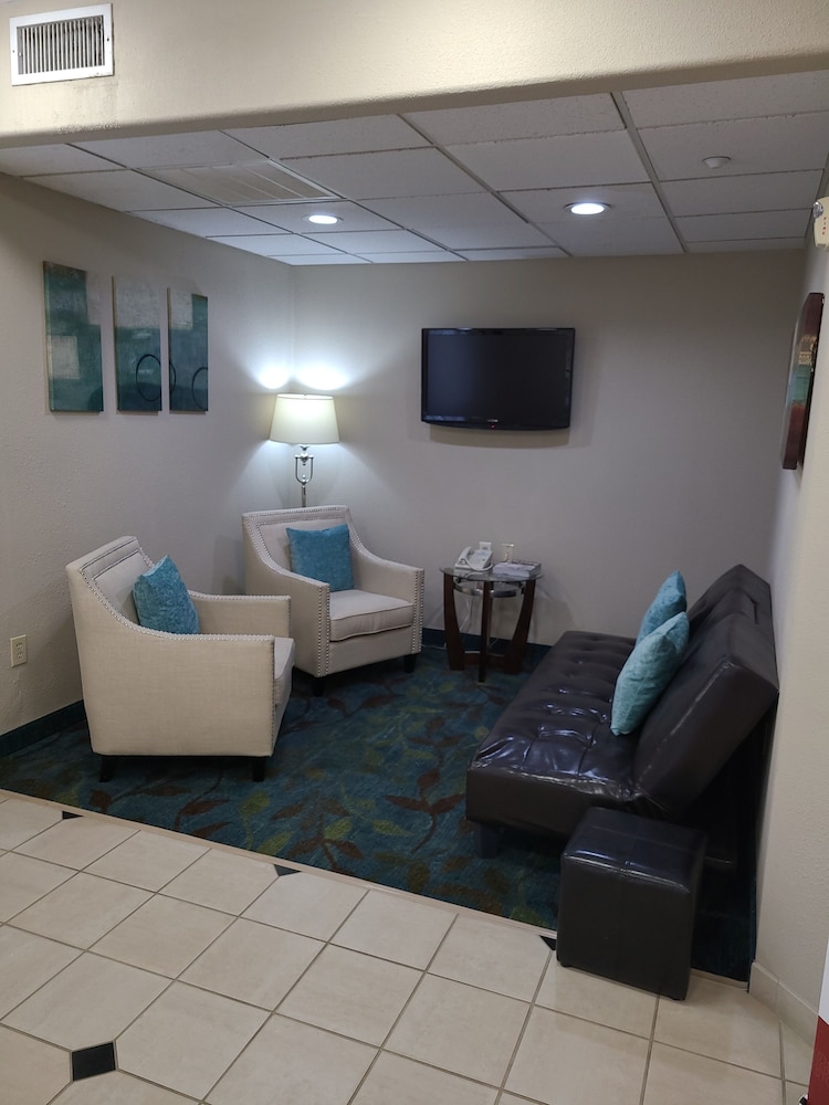 Candlewood Suites Tyler 35/54