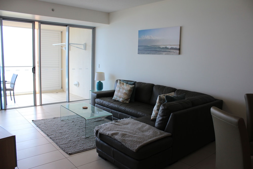 Blue C Coolangatta 54/77
