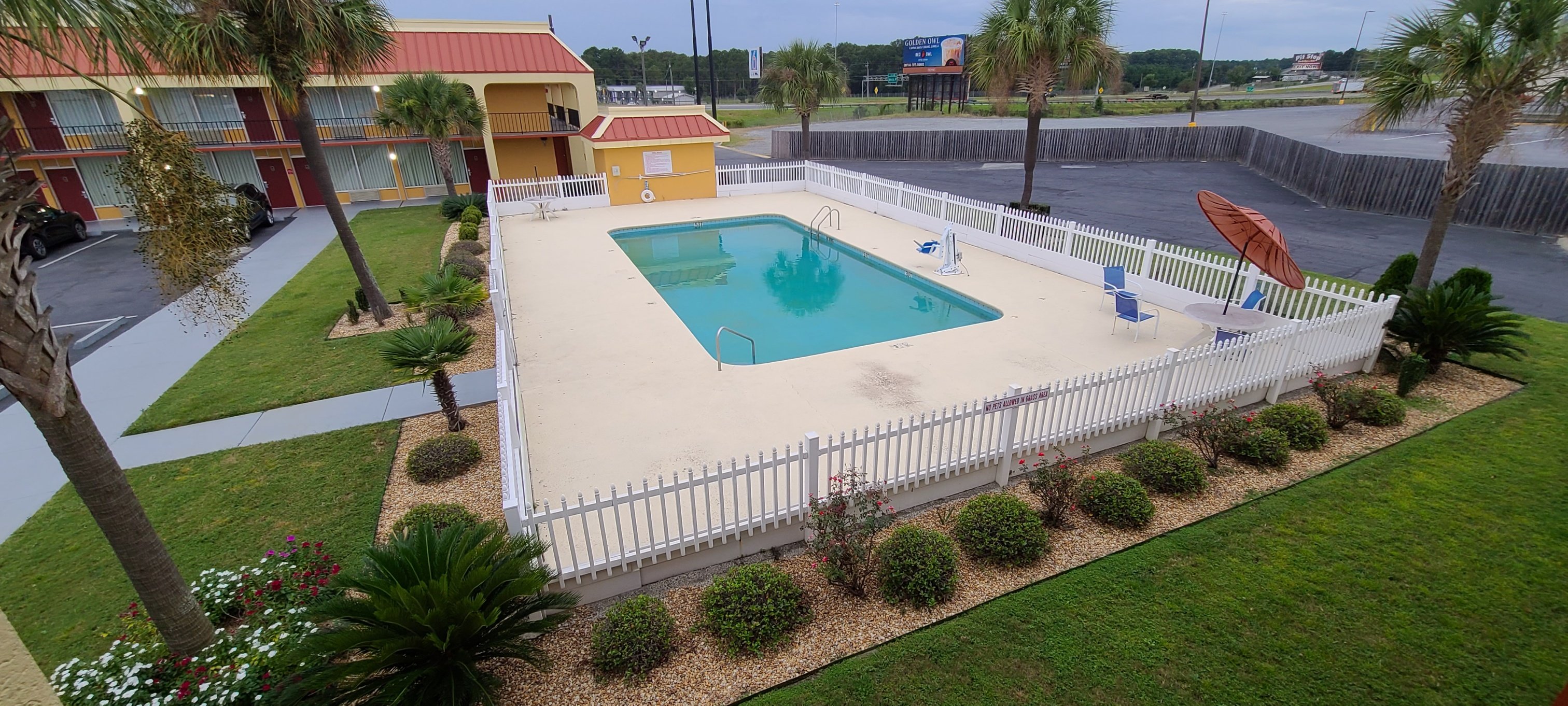 Econo Lodge Tifton 18/19
