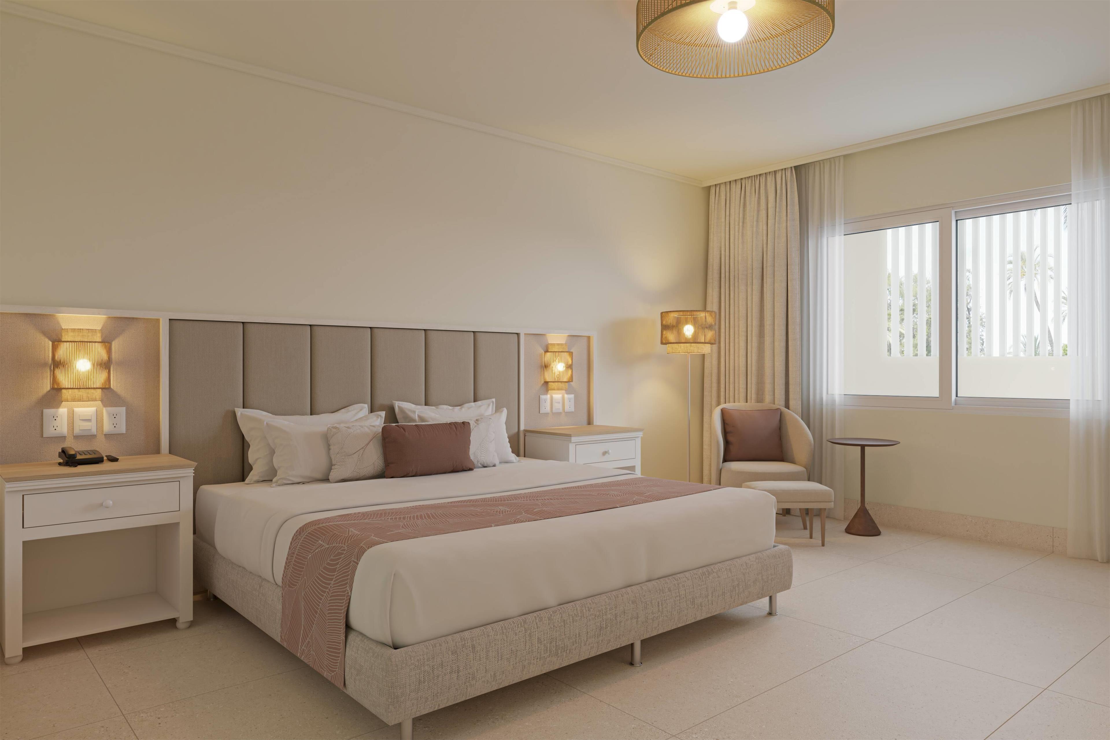 Club, Junior Suite, Family, 1 King and 2 Double Beds, Tropical View