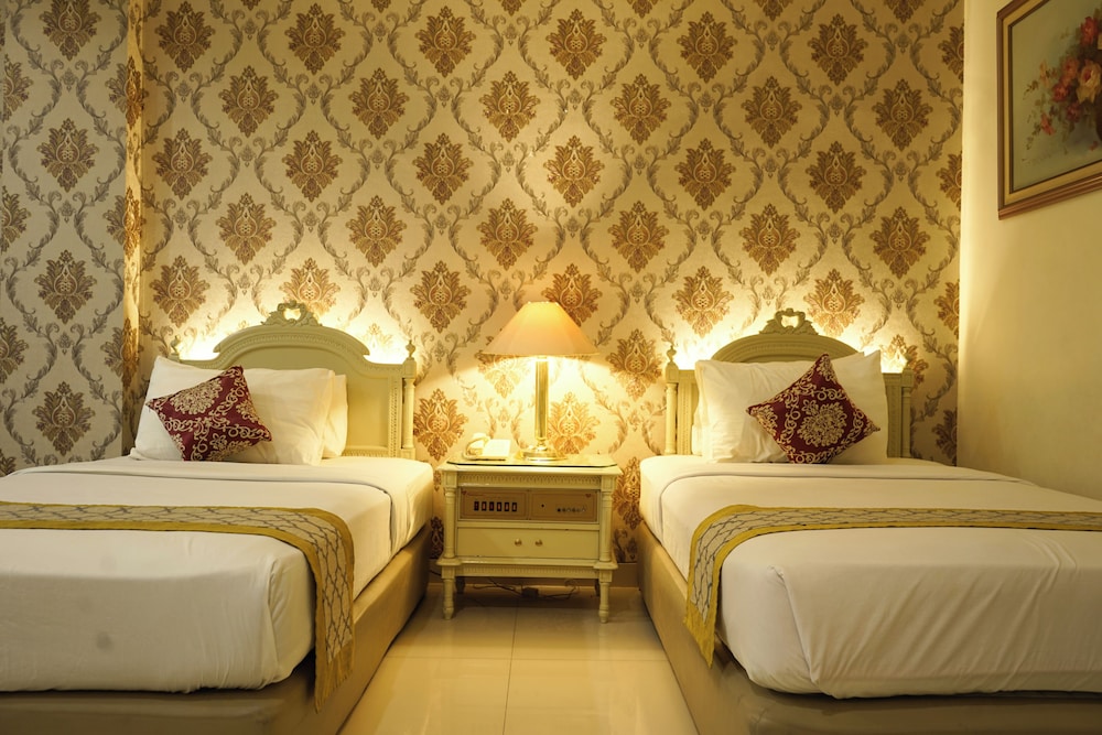 غرفة تنفيذية بسرير فردي، Hotel Indah Palace Solo 2/4