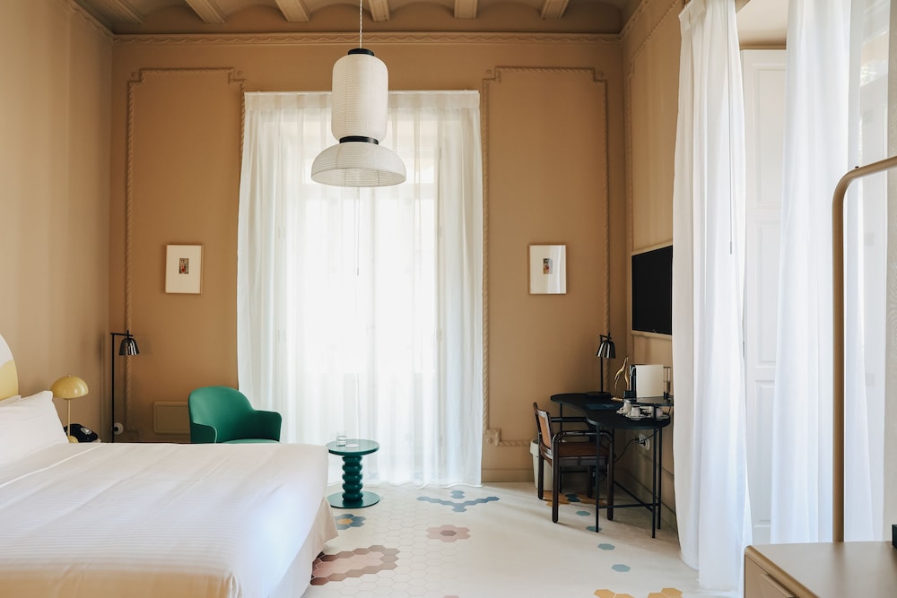 SUPERIOR, DOUBLE BED