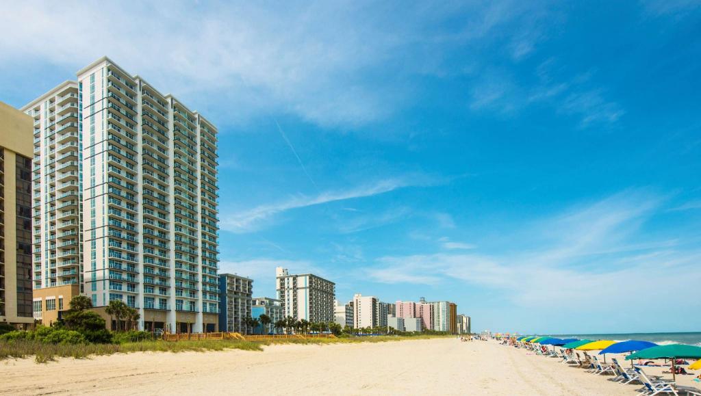 2 BEDROOMS, SUITE, KING BED, 2 QUEEN BEDS, OCEAN FRONT, ACCESSIBLE