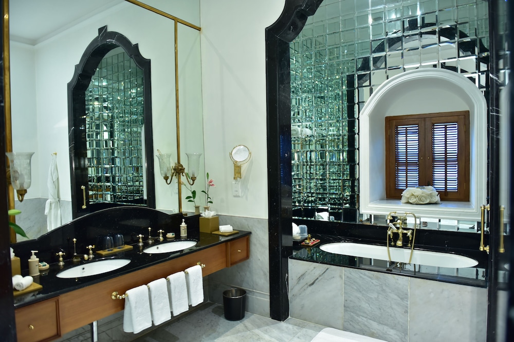 TAJ FALAKNUMA PALACE 69/81
