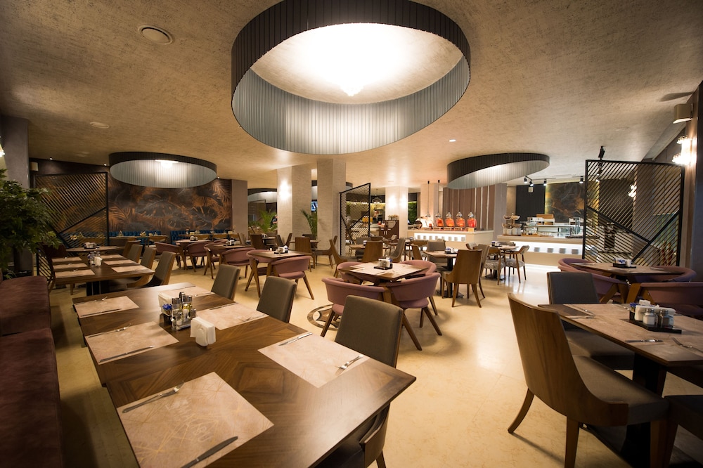 Malibu Hotel 28/50