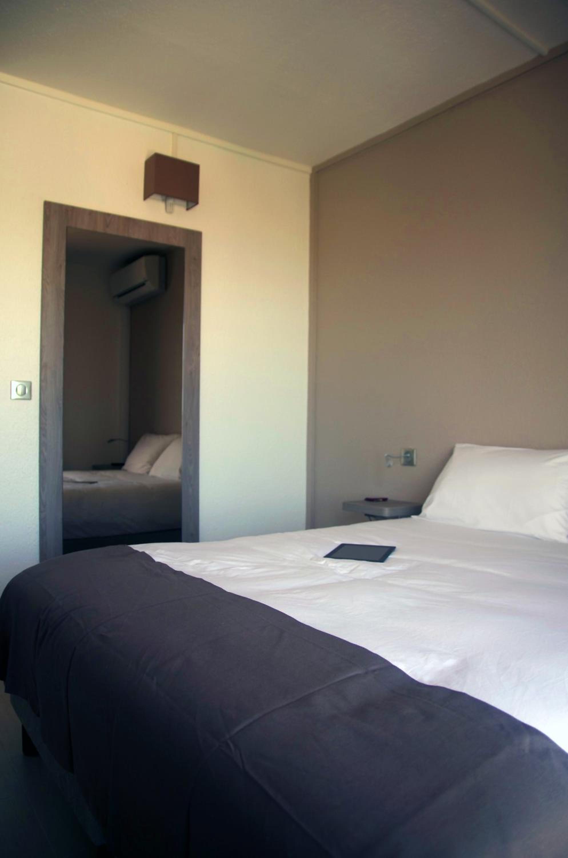 Hôtel des Amandiers 8/33