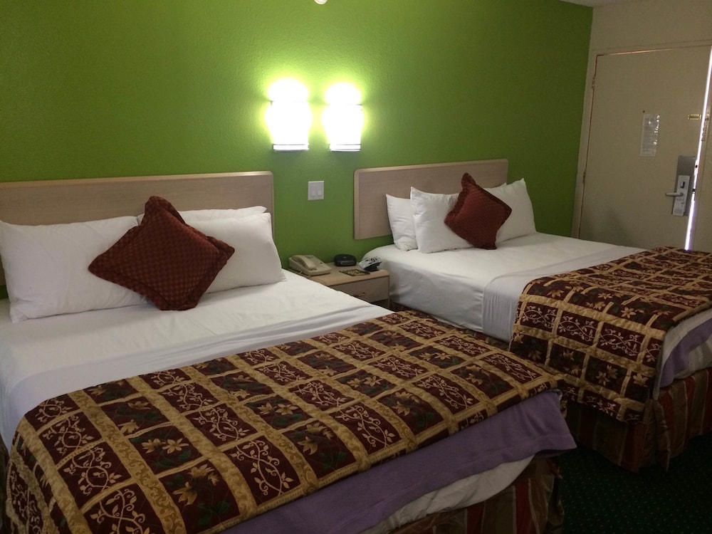 California Inn & Suites 12/31