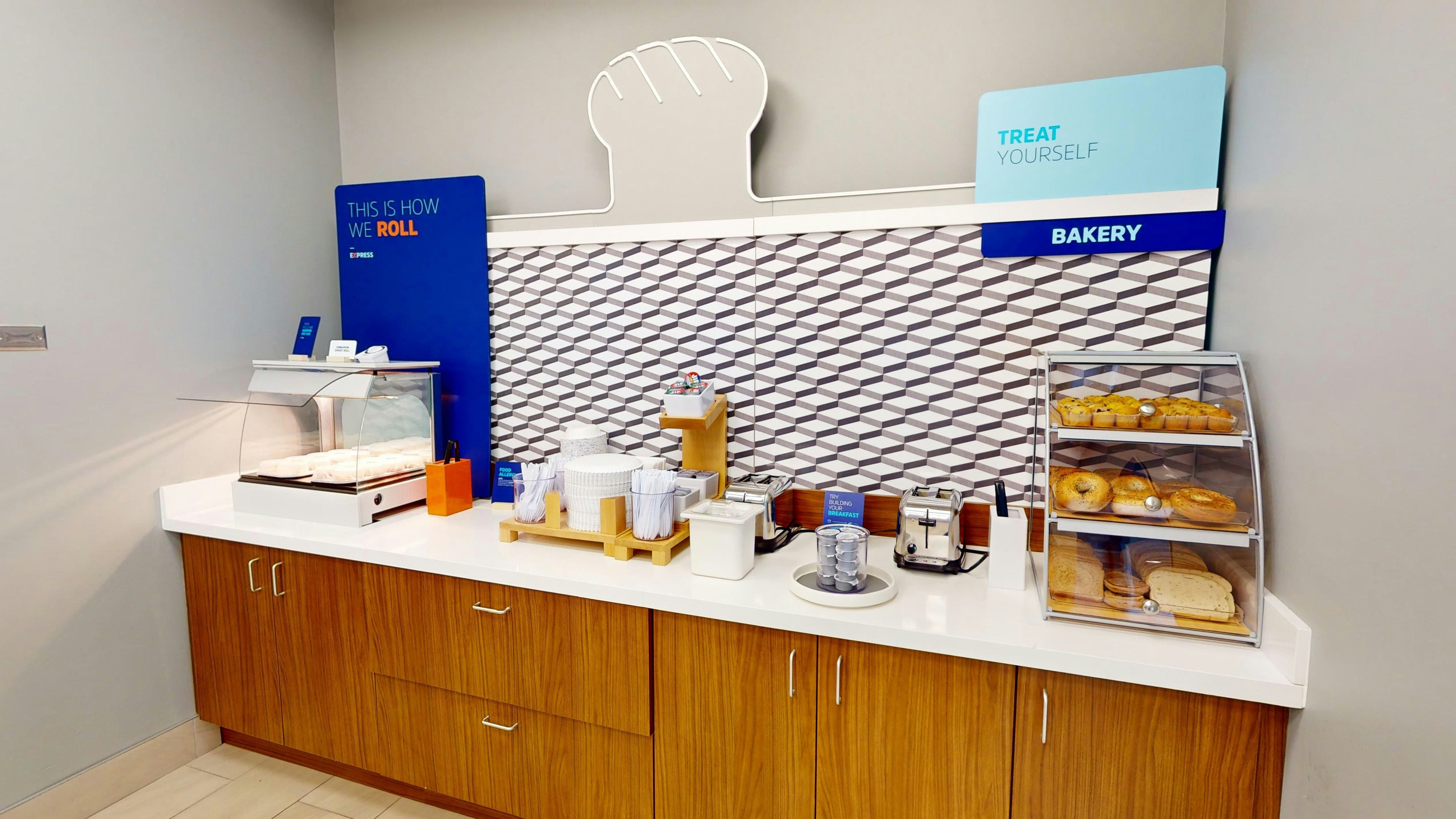 Holiday Inn Express & Suites Chicago Schaumburg, an IHG Hotel 8/50