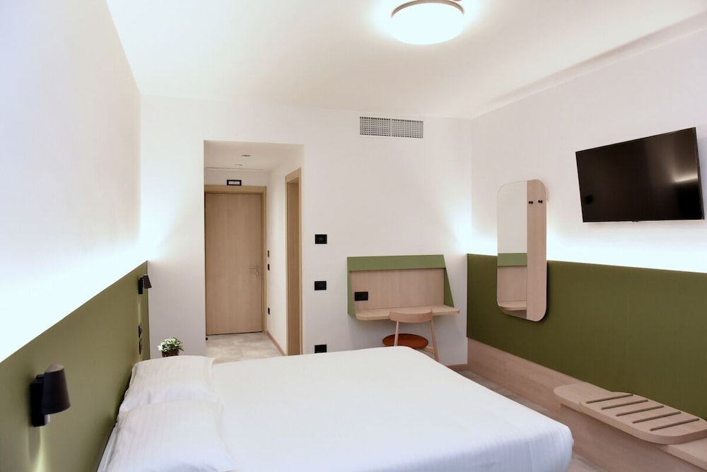 SUPERIOR, DOUBLE BED