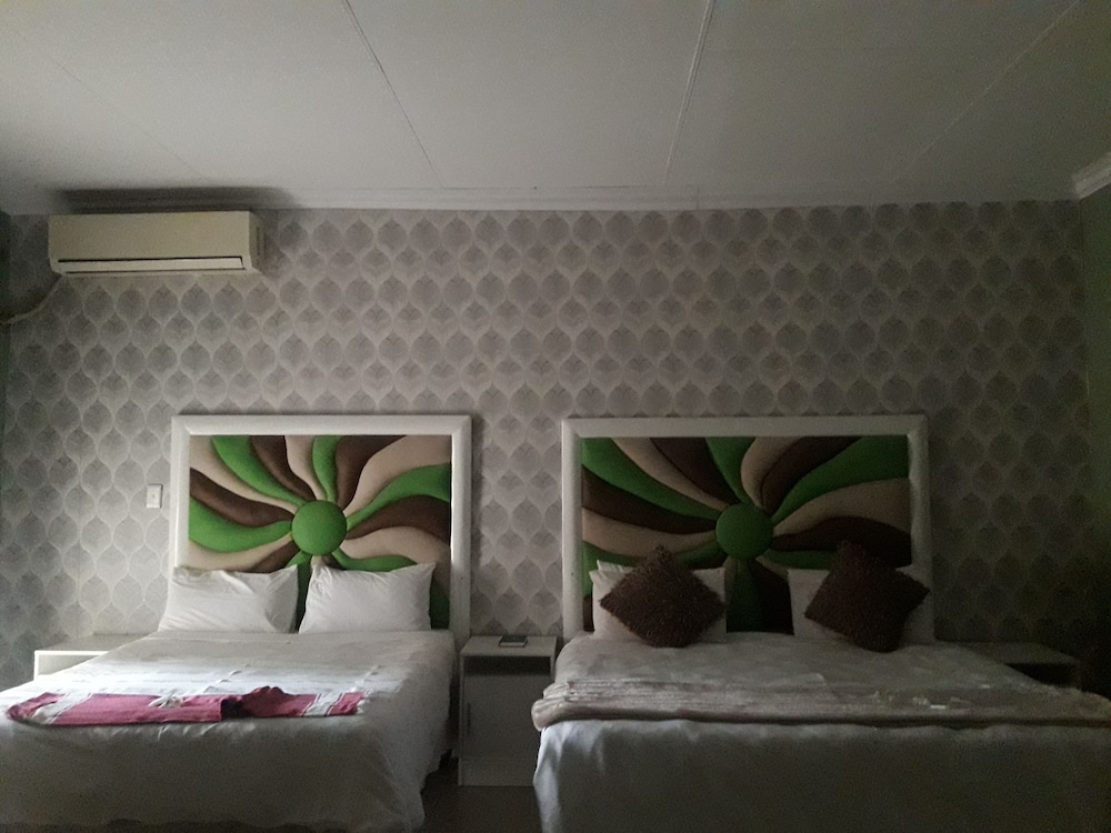 Vakhusi Bed and Breakfast 24/47