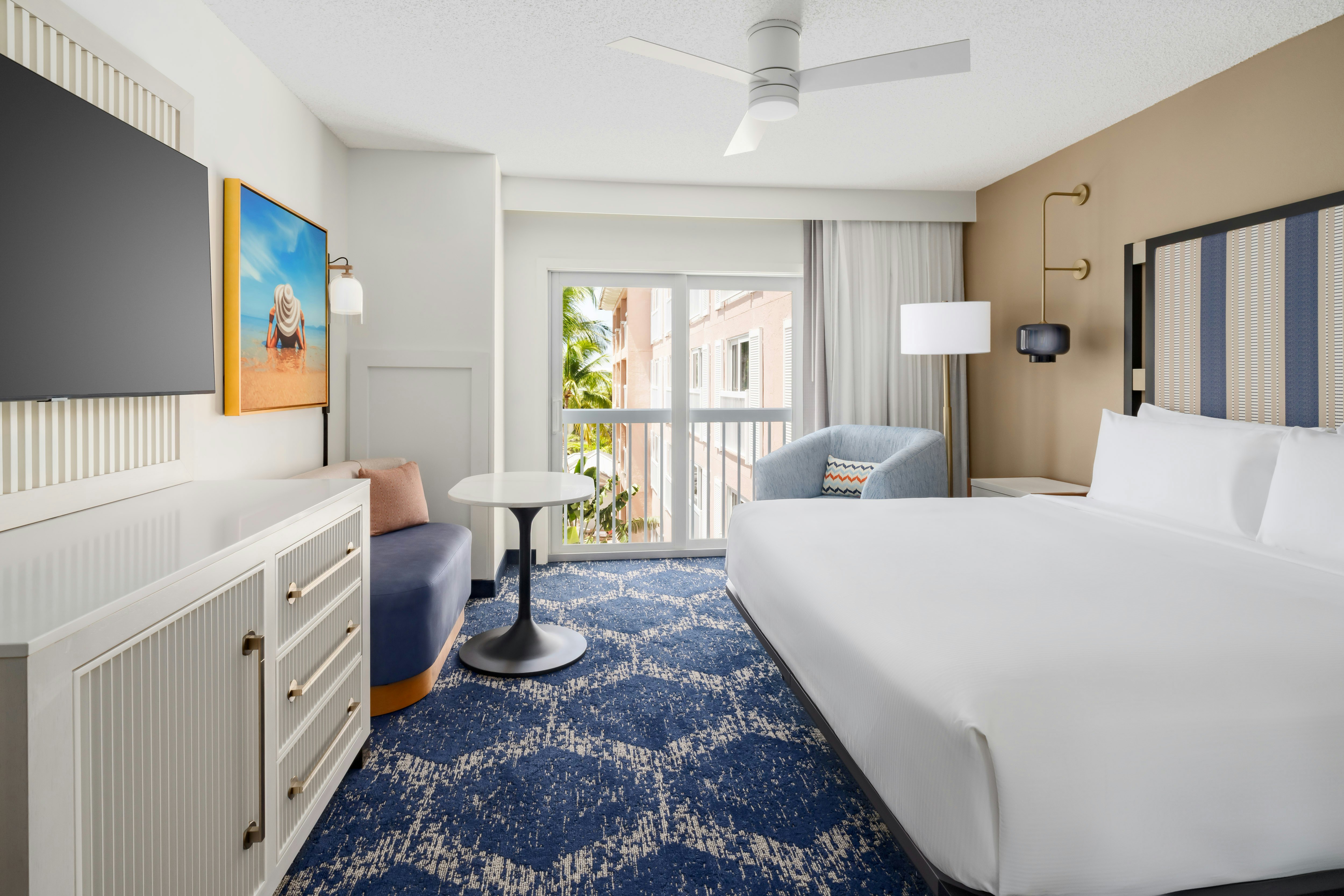 SUITE, KING BED, ACCESSIBLE