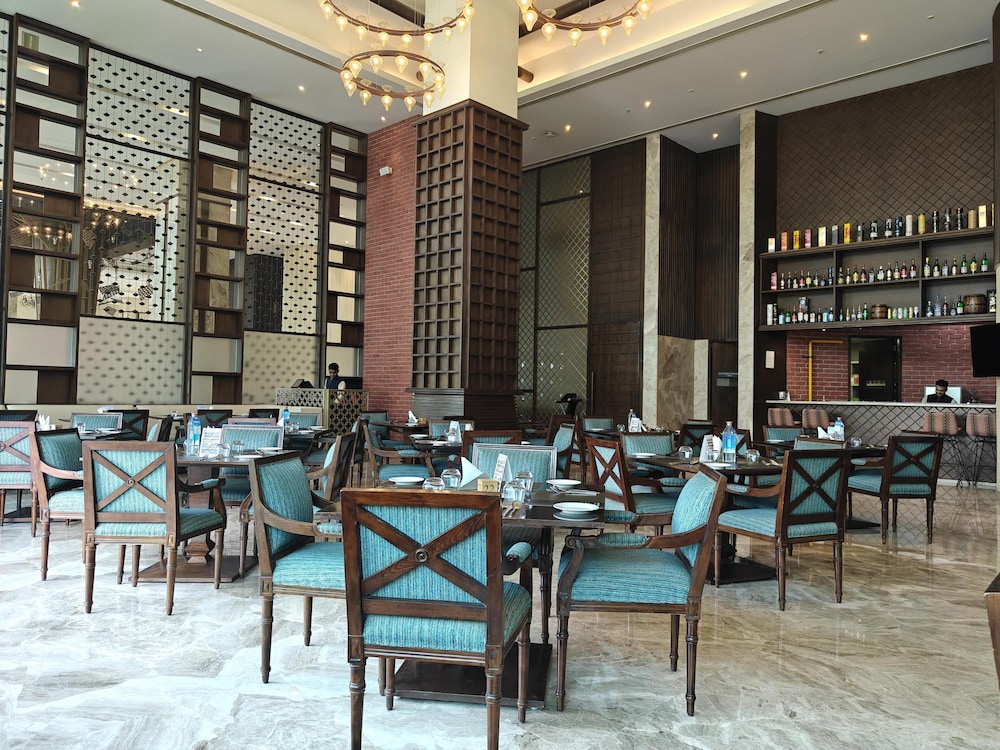 Gift City Club, a member of Radisson Individuals 32/46