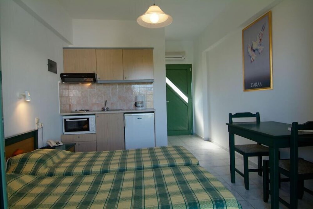 Nikolas Villas Apartments 8/43