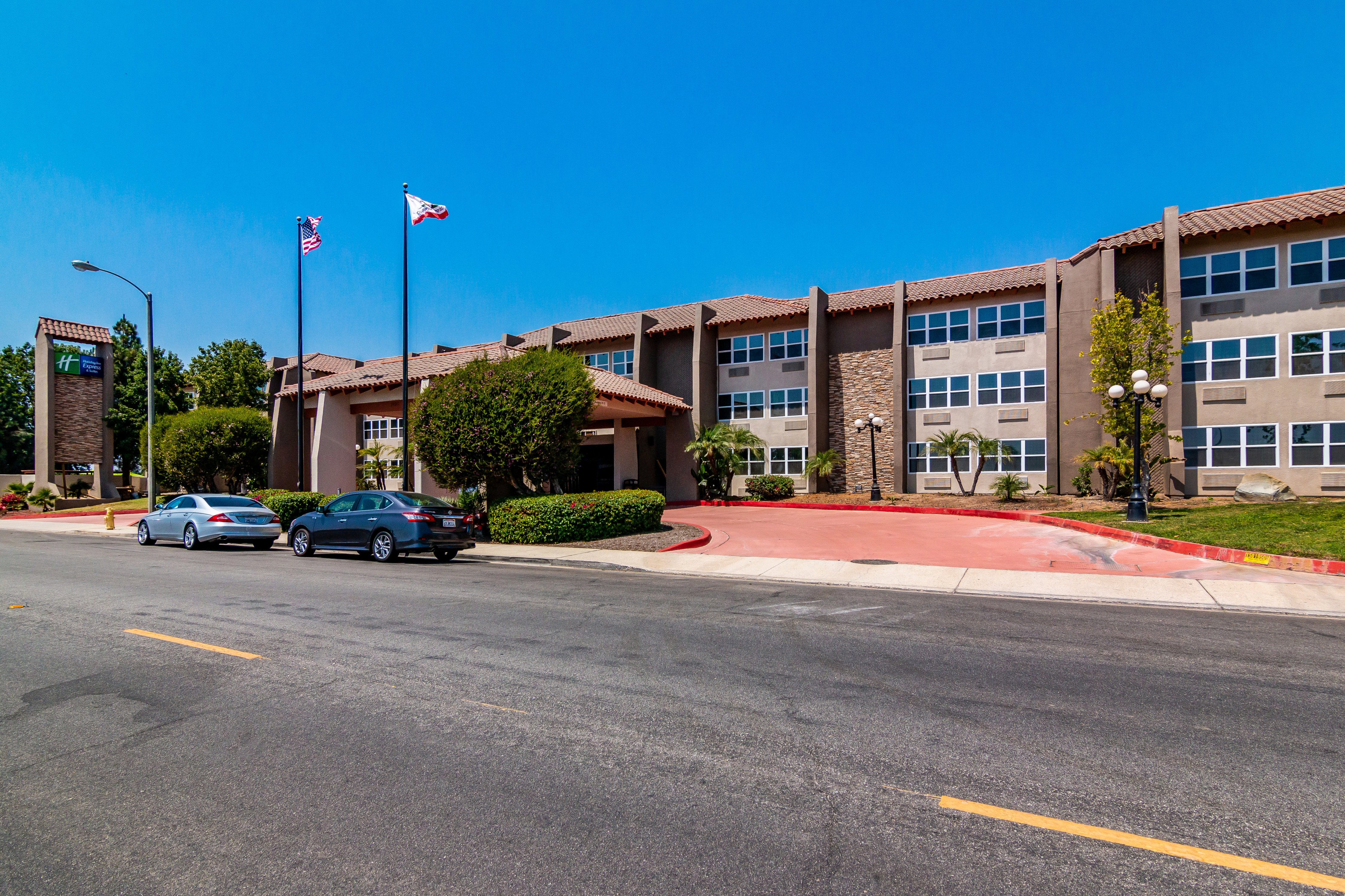 Holiday Inn Express And Suites Camarillo 10/14