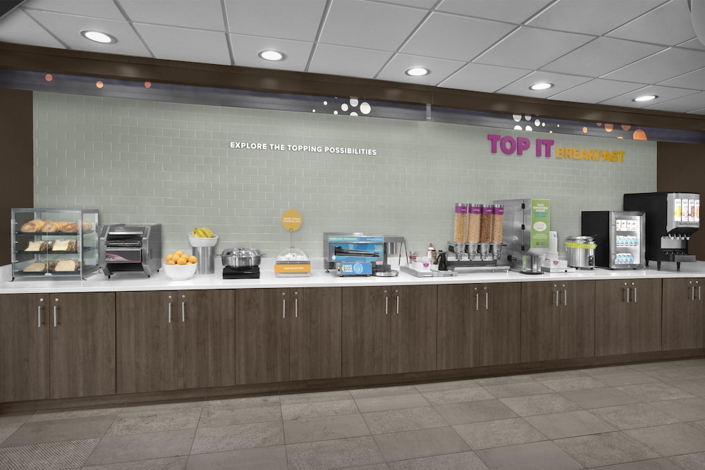Tru by Hilton Midland East 30/39