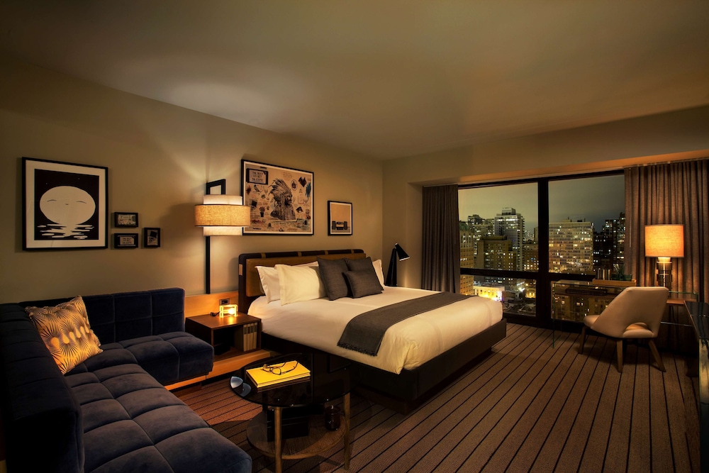Thompson Chicago Ex Sutton Place Hotel 14/77
