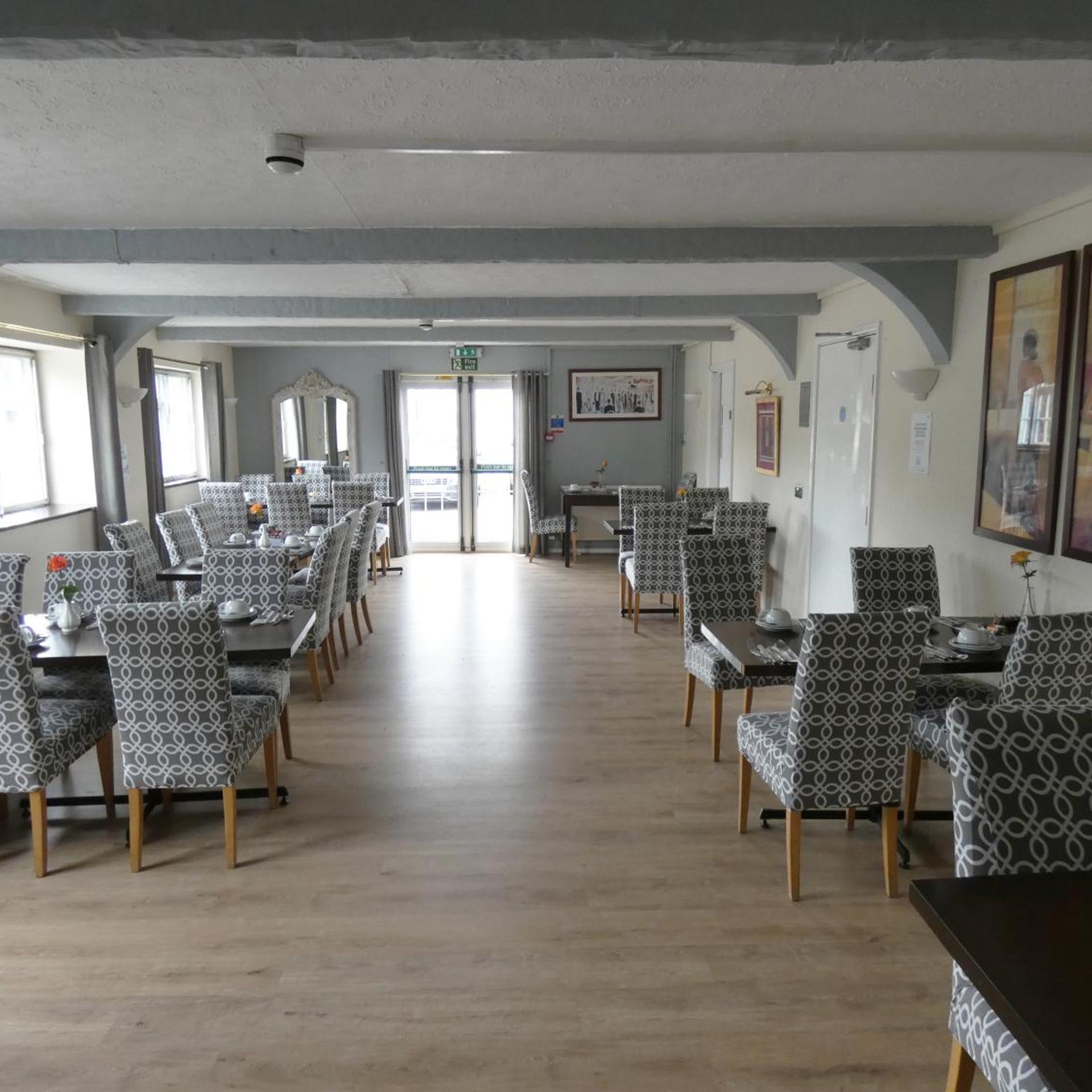 The Riverside Hotel 26/31